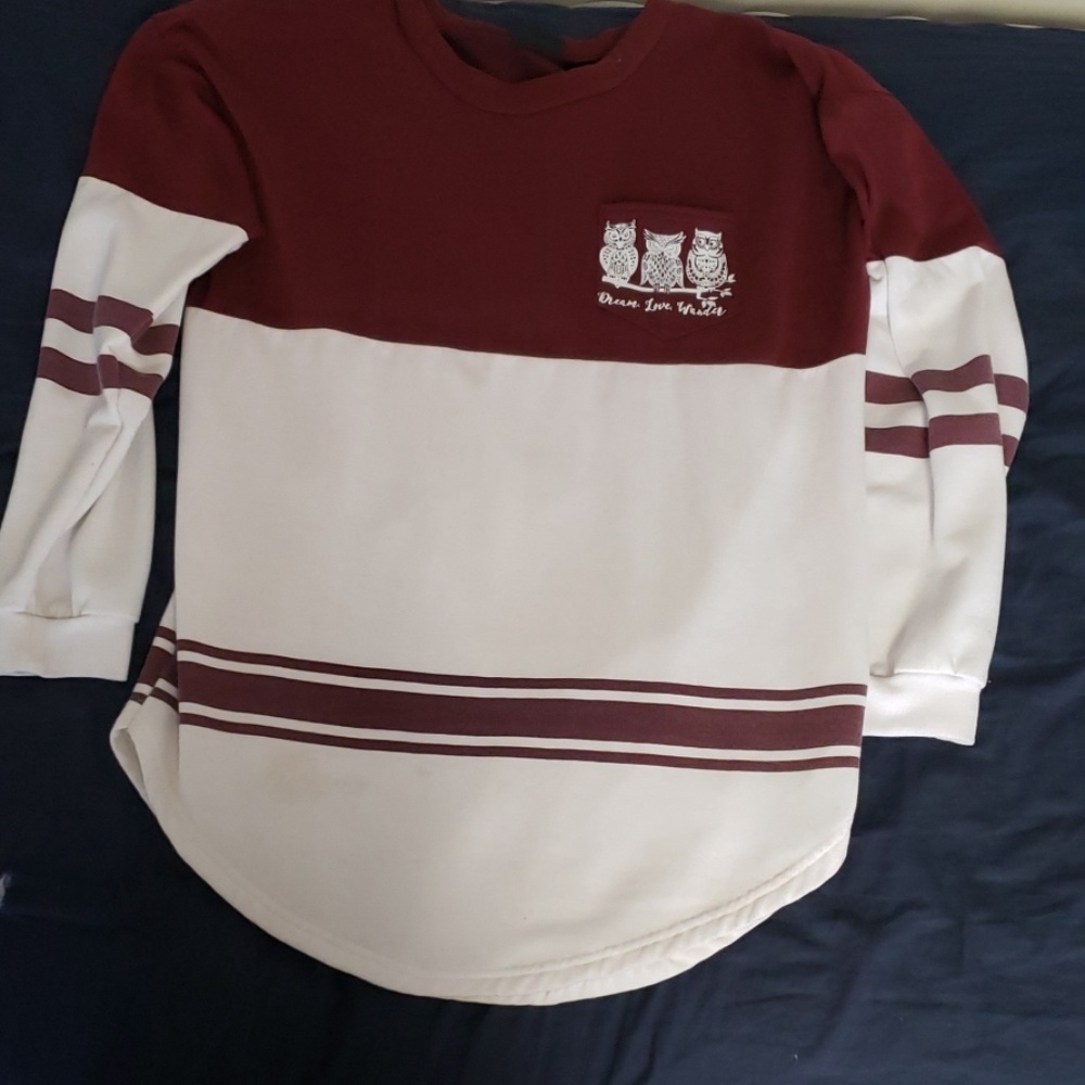 Rue 21 maroon and white tunic top